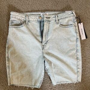 NWT True Religion Love Street Mid Cut Off Short   Size 33! Retail Price $99